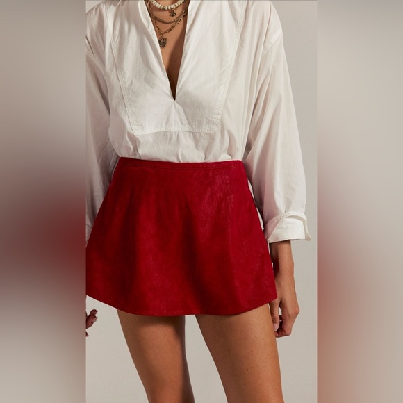 Paradise Found Suede Skort NWOT rhythmic red - Picture 4 of 4